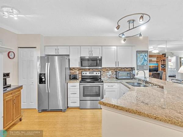 Pompano Beach, FL 33069,2215 Cypress Island Dr  #402