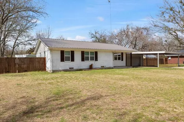 Leonard, TX 75452,107 S Sycamore Street