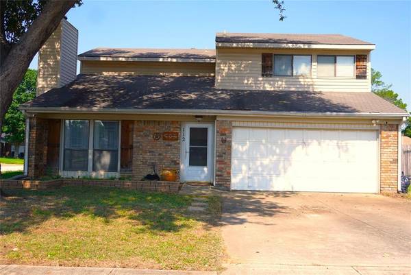 112 Clove Lane,  Euless,  TX 76039