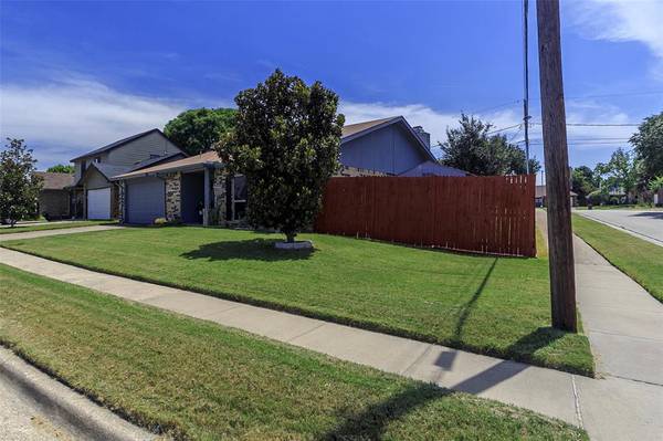 2214 Havenwood Drive, Arlington, TX 76018