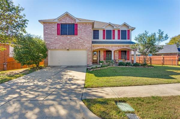 3010 Greenway Drive, Burleson, TX 76028