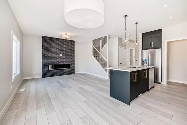 Calgary, AB T2X 4Y7,20 Walgrove PL SE