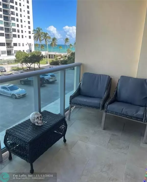 Hollywood, FL 33019,2501 S Ocean Dr  #338