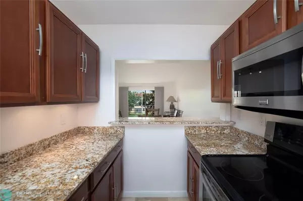 Sunrise, FL 33322,8891 Sunrise Lakes Blvd  #311