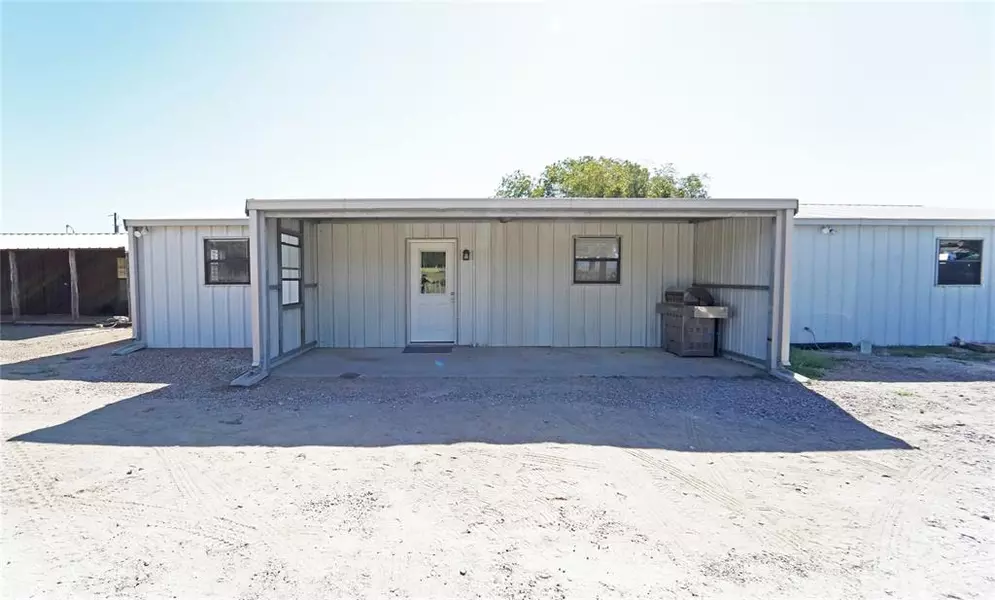 555 Sunset Trail, Millsap, TX 76066