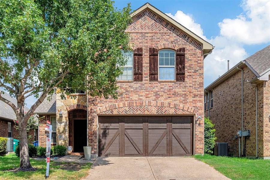 301 Eastland Drive, Lewisville, TX 75056