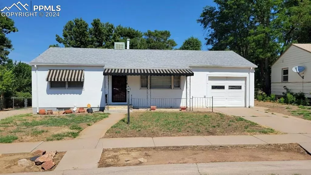 1036 Alexander CIR, Pueblo, CO 81001