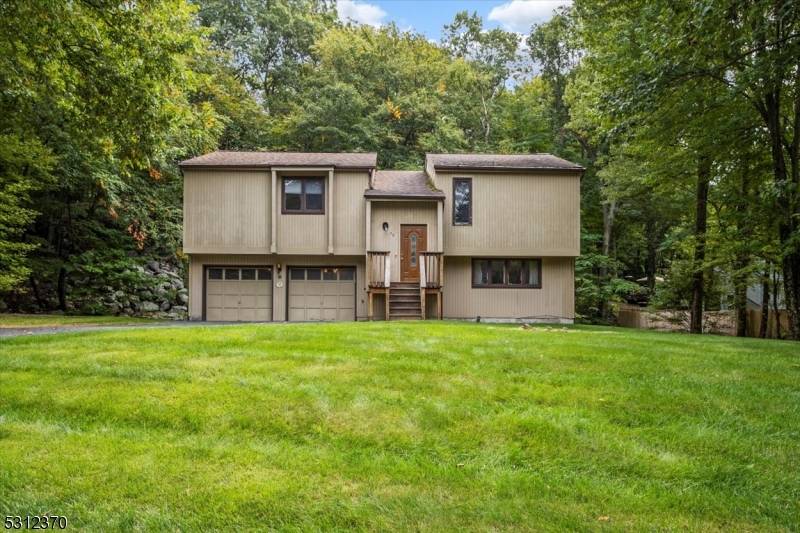 72 Vreeland Rd, West Milford Twp., NJ 07480