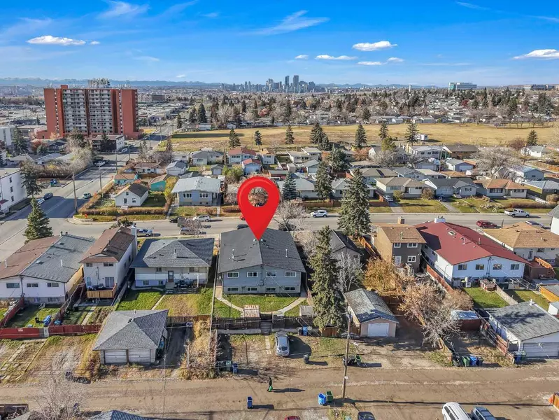 1526 and 1528 35 ST SE, Calgary, AB T2A 1B3