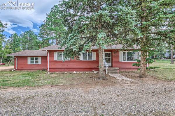 1352 Sunshine CIR, Woodland Park, CO 80863