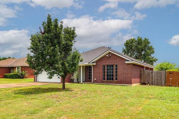 307 Apache Trail, Alvarado, TX 76009