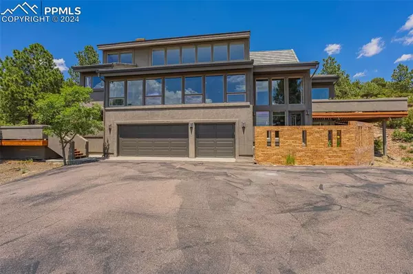 6835 Oak Valley LN, Colorado Springs, CO 80919