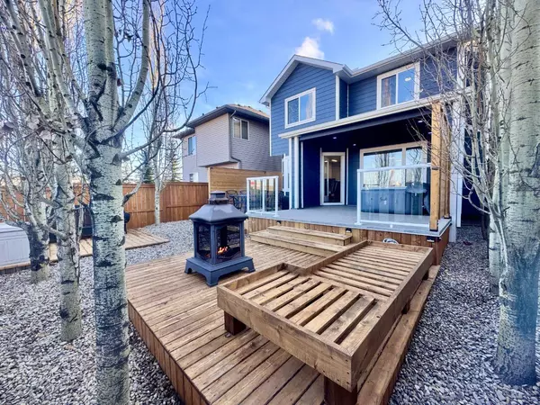 16 Everwoods RD Southwest, Calgary, AB T2Y 4R5