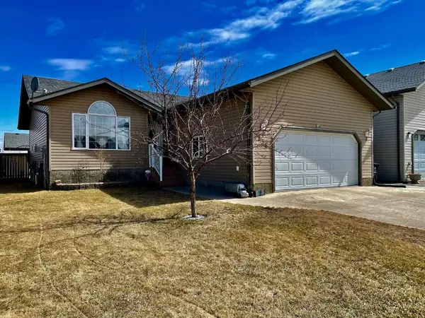 236 Shetland Garden, Fort Mcmurray, AB T9H5K7