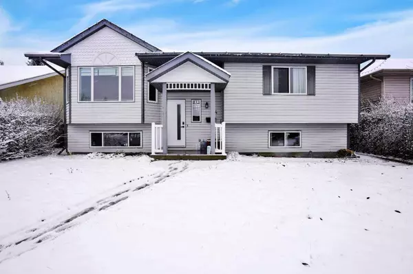 14 Hallgren DR, Sylvan Lake, AB T4S 1T4