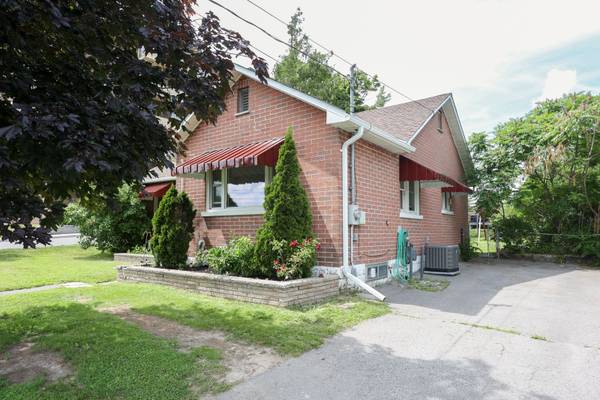 Kawartha Lakes, ON K9V 3T5,124 Colborne ST