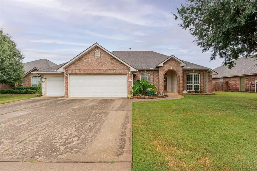 2813 Stonebridge Court, Norman, OK 73071