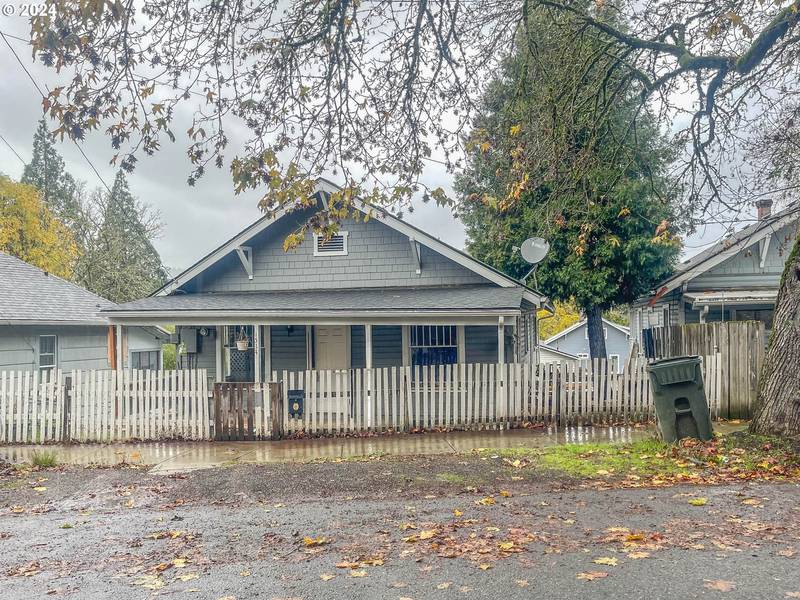 1514 SE MAIN ST, Roseburg, OR 97470