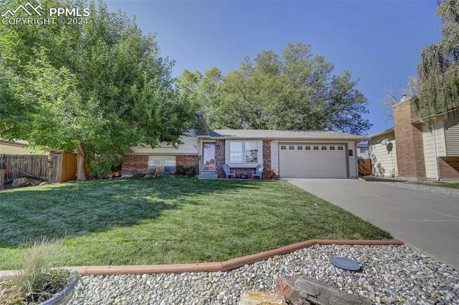 29 Archway LN, Pueblo, CO 81005