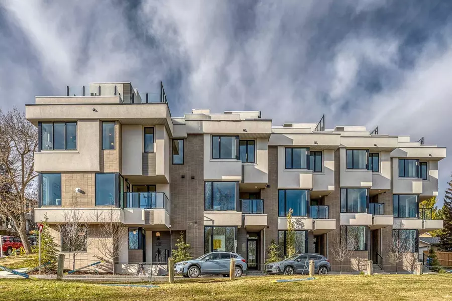 2301 13 ST Northwest, Calgary, AB T2M 1T8