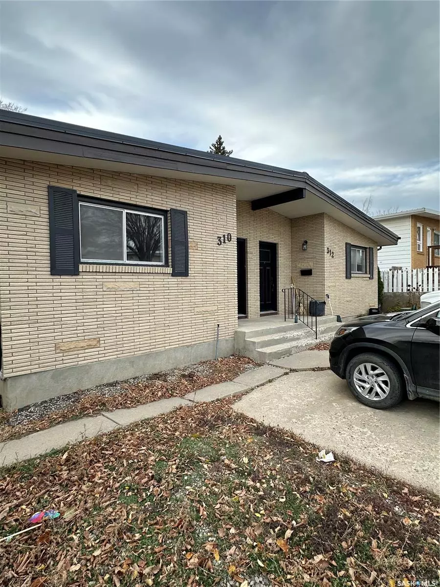 Swift Current, SK S9H 1L7,312 Macdonald DRIVE