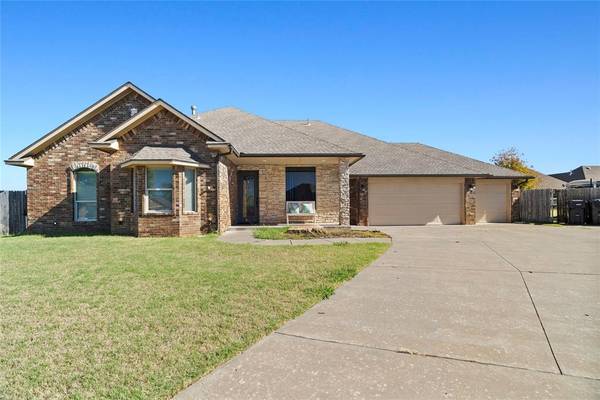 2808 Morgan Circle, Yukon, OK 73099