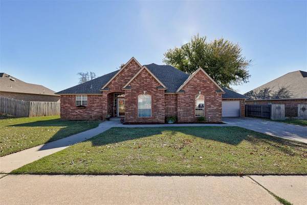 716 Pine Circle, Blanchard, OK 73010