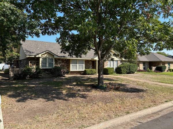 Allen, TX 75002,911 Pebblebrook Drive