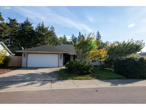 40 PARK VILLAGE DR, Florence, OR 97439