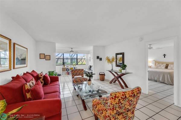 Sunrise, FL 33322,10451 Sunrise Lakes Blvd  #205