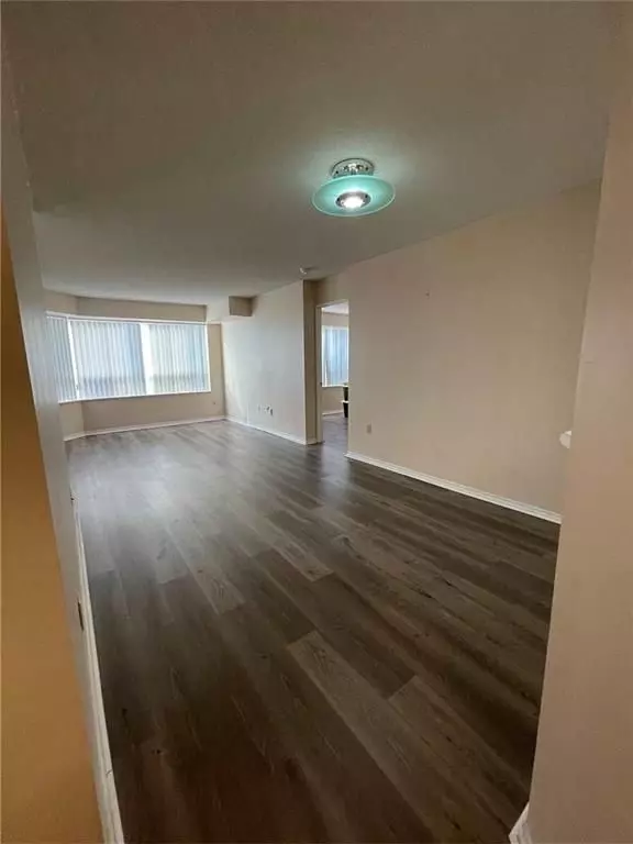 Mississauga, ON L5B 4A1,335 Webb DR #312