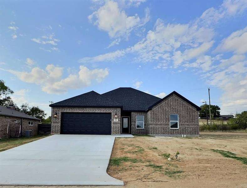 504 Dolphin Terrace, Runaway Bay, TX 76426