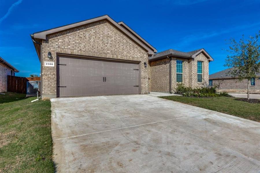 2300 Monoceros Drive, Fort Worth, TX 76052