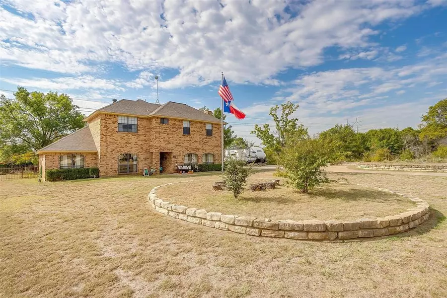 1228 Florence Drive, Azle, TX 76020