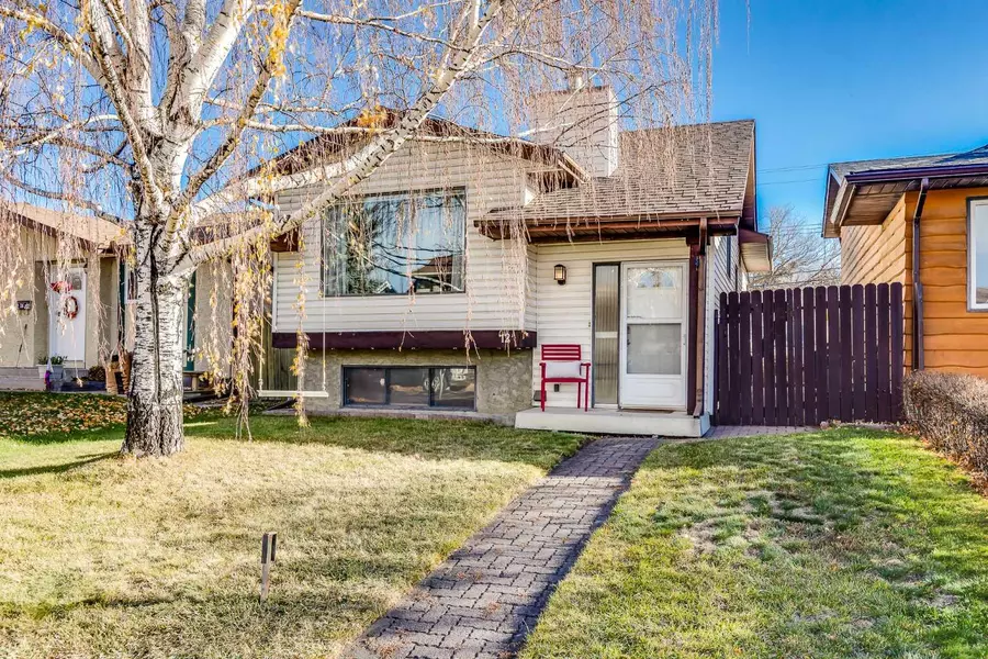 12 Ogmoor CRES SE, Calgary, AB T2C 2E9