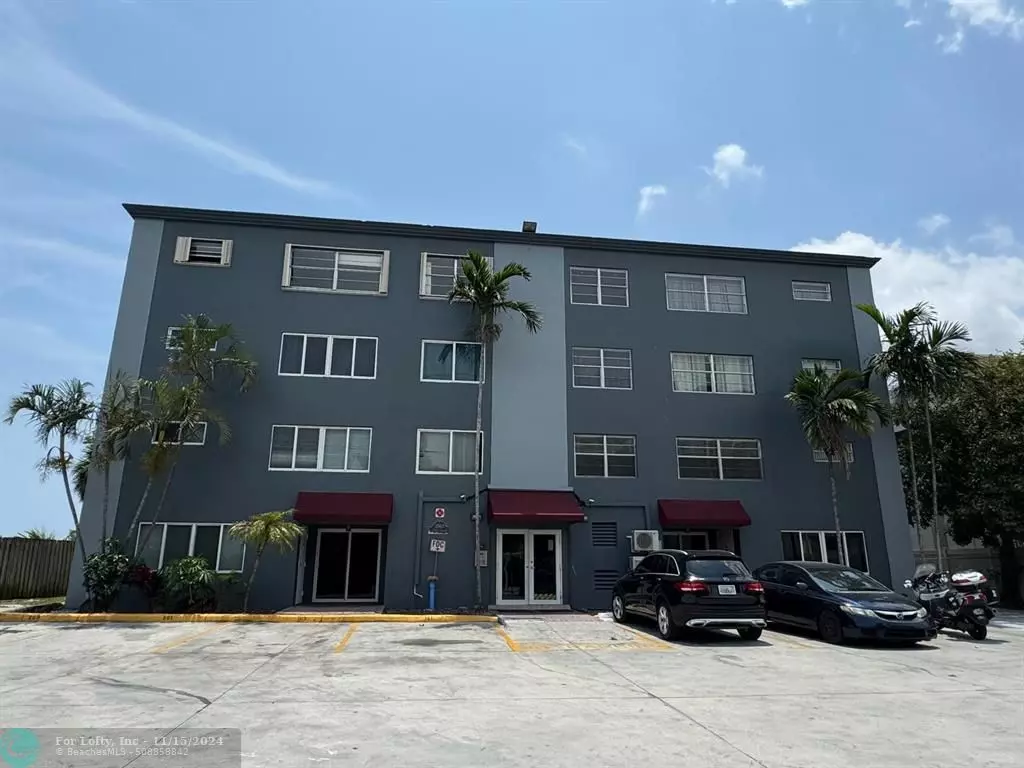 Deerfield Beach, FL 33064,1060 CRYSTAL LAKE DRIVE  #401