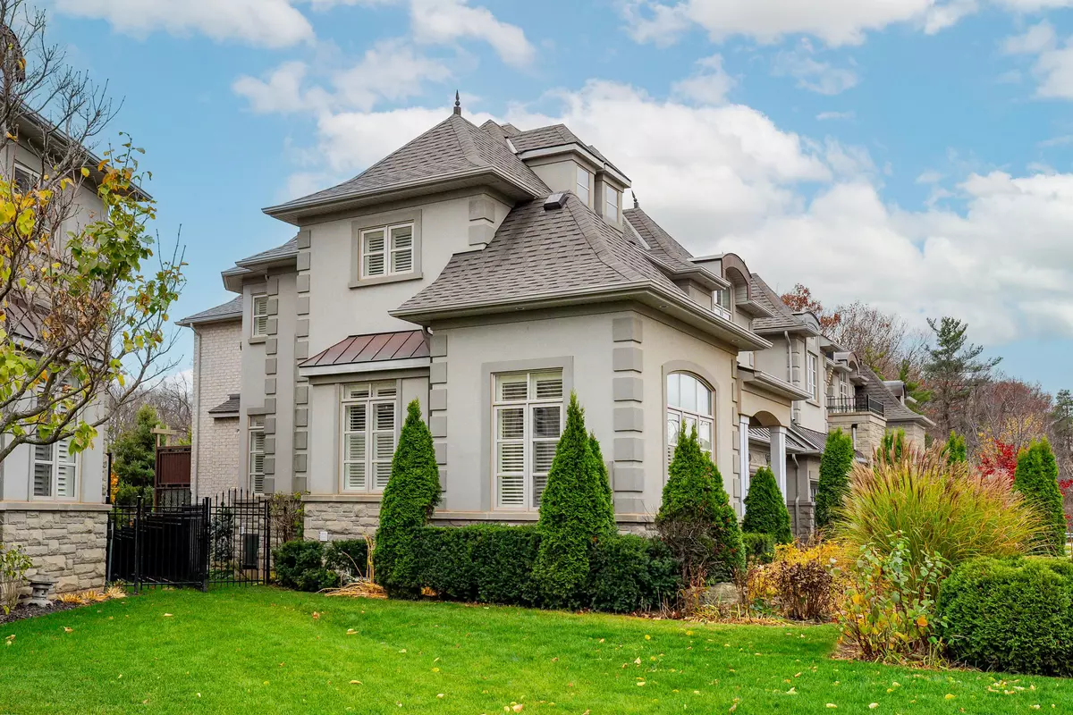 Oakville, ON L6M 0K7,3168 Watercliffe CT