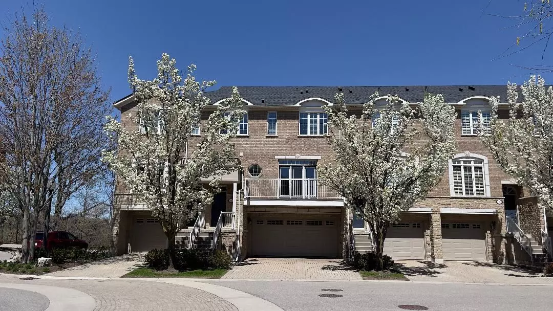 Oakville, ON L6M 4V7,1169 Dorval DR #8