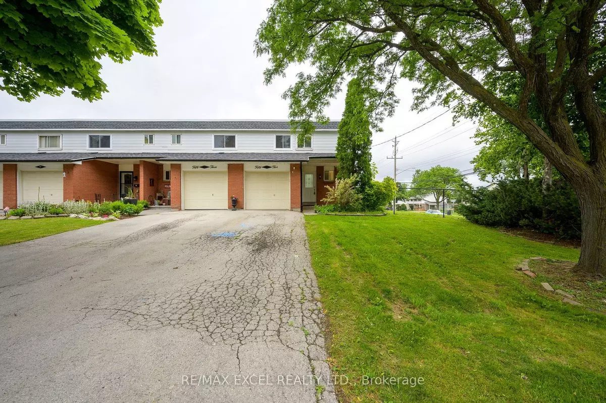 Hamilton, ON L9A 4W9,55 Bryna AVE #1