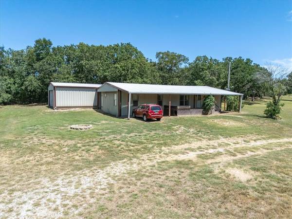 186 County Road 3680, Paradise, TX 76073