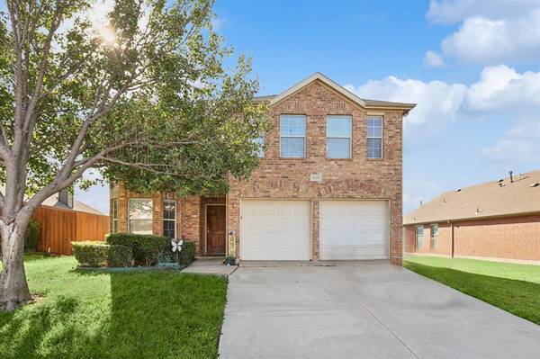 8204 San Jose Street, Arlington, TX 76002