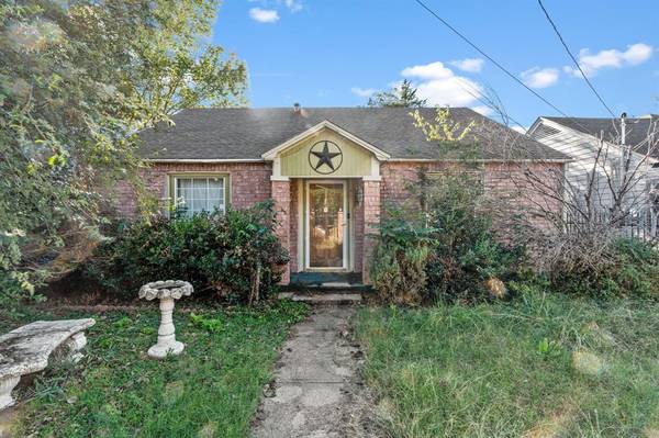 1005 N Dallas Street, Ennis, TX 75119