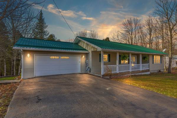 1107 Village Woods DR, Central Frontenac, ON K0H 2P0