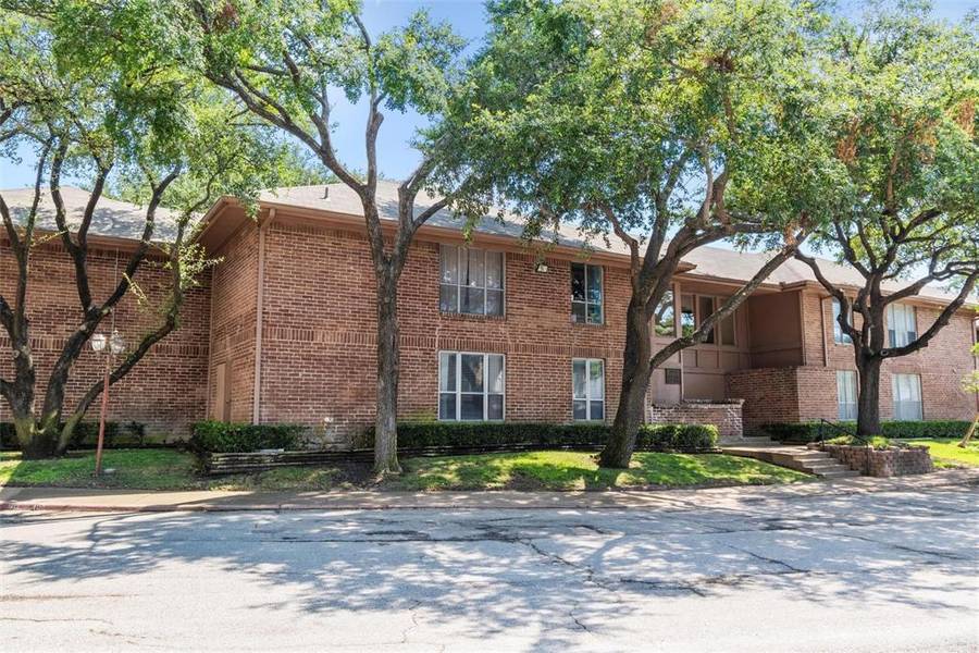 10552 High Hollows Drive #135, Dallas, TX 75230