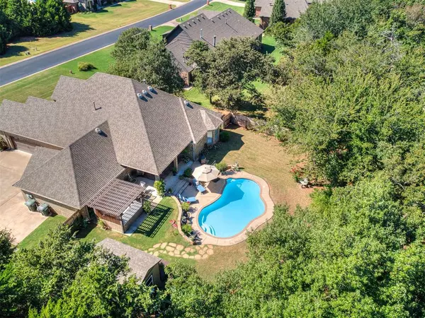 7072 Cedar Lake Drive, Edmond, OK 73034