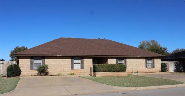 1309 Plains Avenue, Weatherford, OK 73096