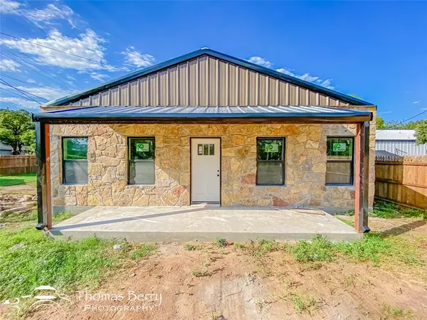 210 5th, Clyde, TX 79510