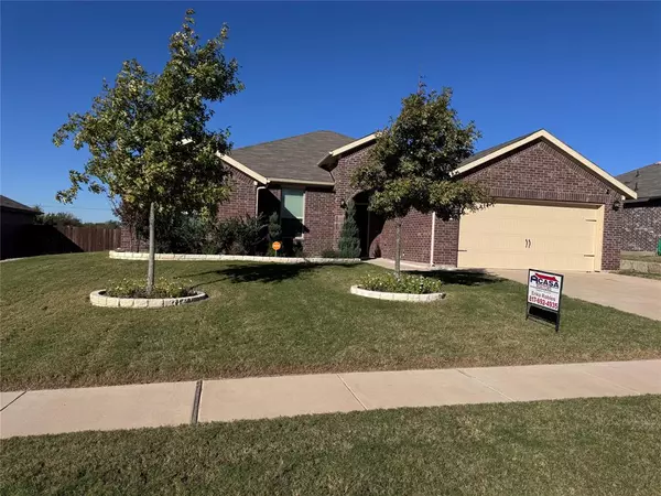 1644 Glade Meadows Drive, Burleson, TX 76058