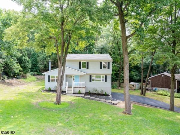 54 Woodland Dr, Vernon Twp., NJ 07462