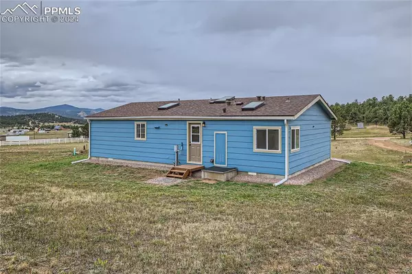 Florissant, CO 80816,533 Calle De La Nieva